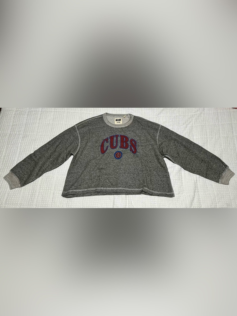 Chicago Cubs Grey Logo Crop Sweatshirt